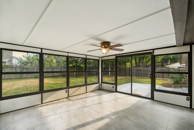 Building Photo - 2904 E Fort Worth St