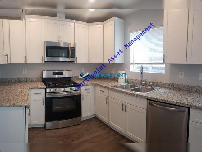 Building Photo - 4 BR/2.5 BA | Newly Renovated Single Family Home | 1-Car Covered Parking | Fully Fenced Backyard