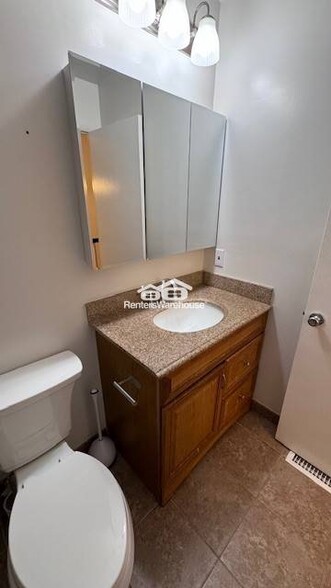 Building Photo - 8139 Londonderry Ct