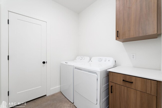 Building Photo - 4523 22nd Pl