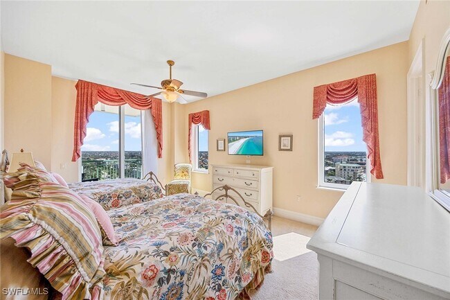 Building Photo - 940 Cape Marco Dr