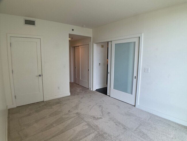 Building Photo - Rare Rental in Greenbridge!  Live in the m...