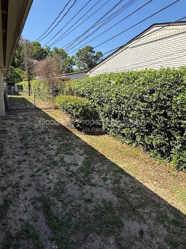 Building Photo - 3751 E Olive Rd