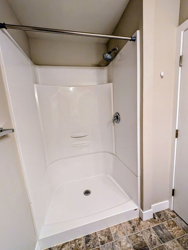 Building Photo - Lake City 3 bedroom Rambler Townhome with ...