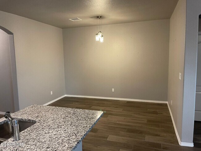 Building Photo - 7312 Eagle Vista Dr