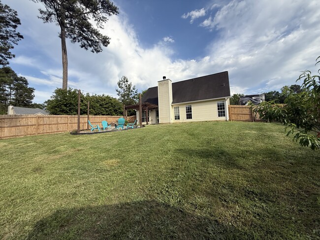 Building Photo - 945 Lochwolde Ln