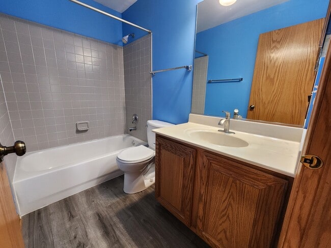 Building Photo - 5512 Stonybrook Dr