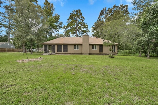 Building Photo - 5928 Sinclair Dr