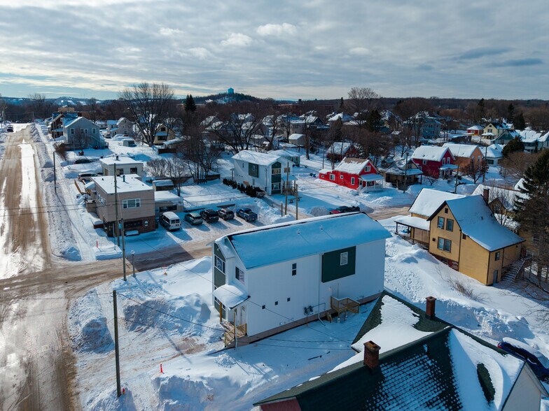 Building Photo - 412 W Baraga Ave