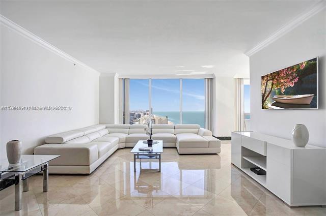 Primary Photo - 4779 Collins Ave
