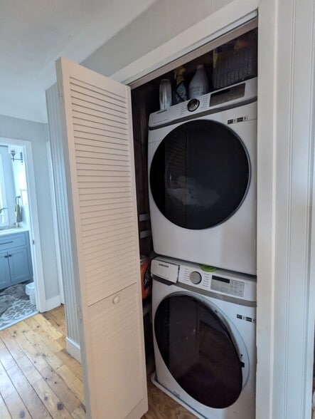 Building Photo - 163 Franklin St