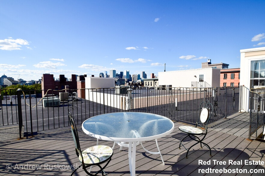 Building Photo - 393 W Broadway