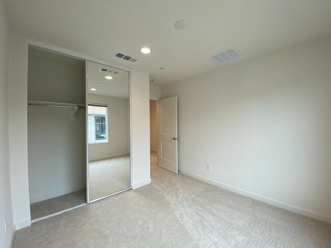 Building Photo - New Build 3bd/3bth in Coral Ridge Communit...