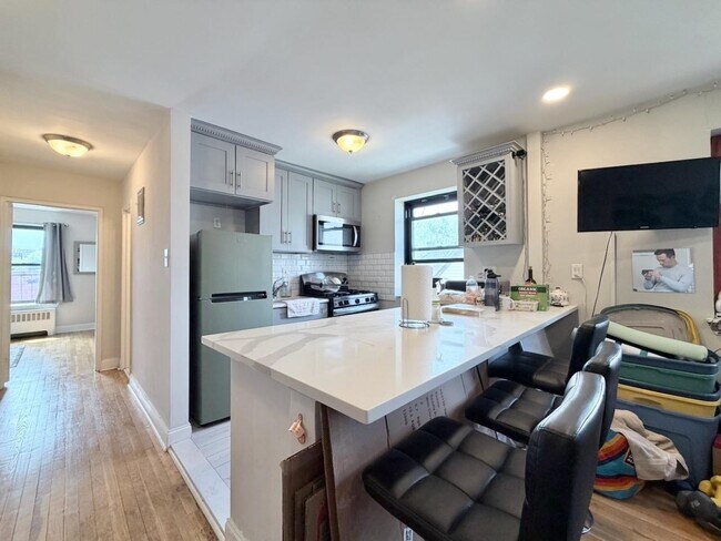 Building Photo - 165 Vroom St