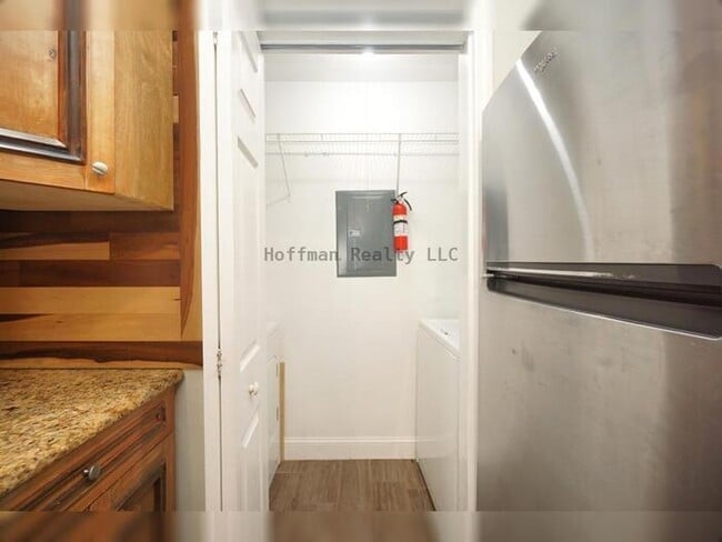 Building Photo - Beautiful 2-Bedroom Condo with Lake Views in Carrollwood