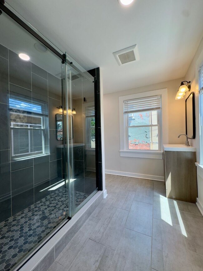 Building Photo - Charming 2 Bedroom/2 Bathroom Townhome in Canton, Baltimore, MD!