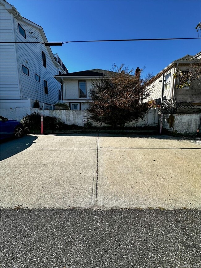 Building Photo - 44 Nevada Ave