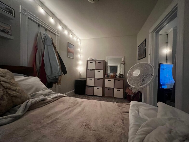 Building Photo - 155 Endicott St