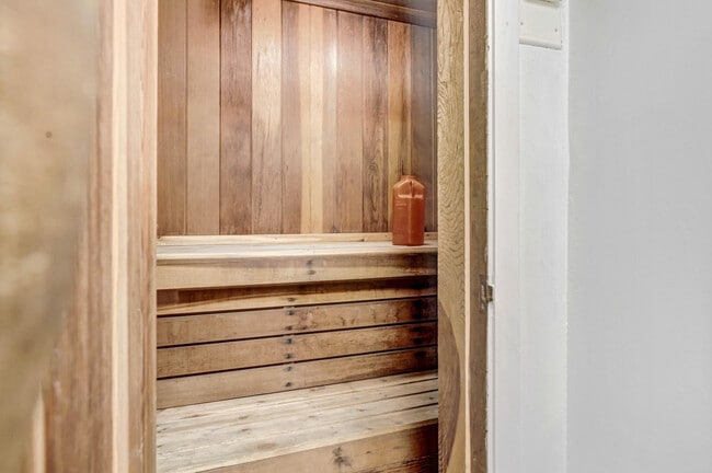 Building Photo - 995 N Hwy A1A