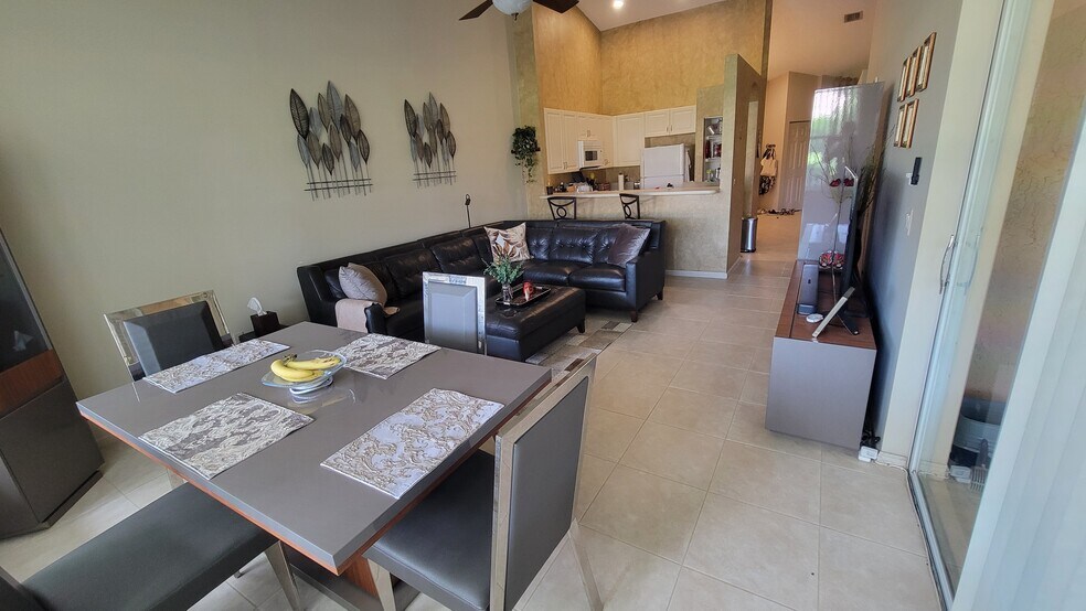 Building Photo - 322 Coral Trace Ln
