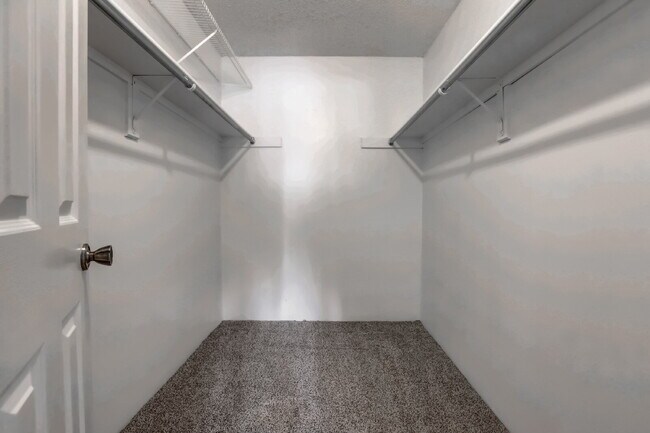 Building Photo - $1,790.95, 2-bed, 2-bath located in Denver