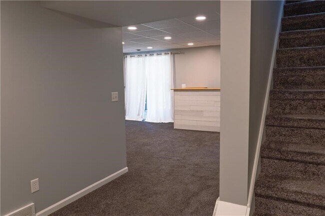 Building Photo - 217 Wycliff Dr