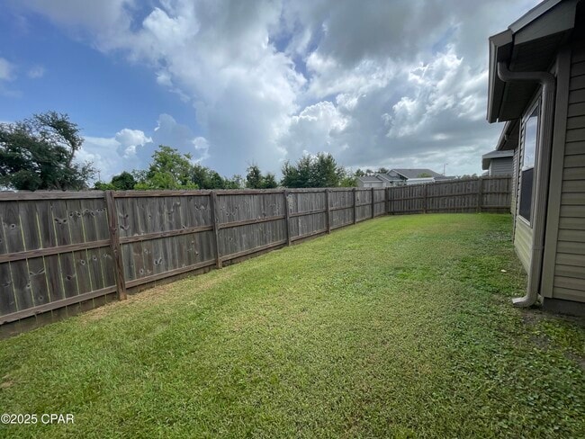 Building Photo - 5307 Seneca Ln