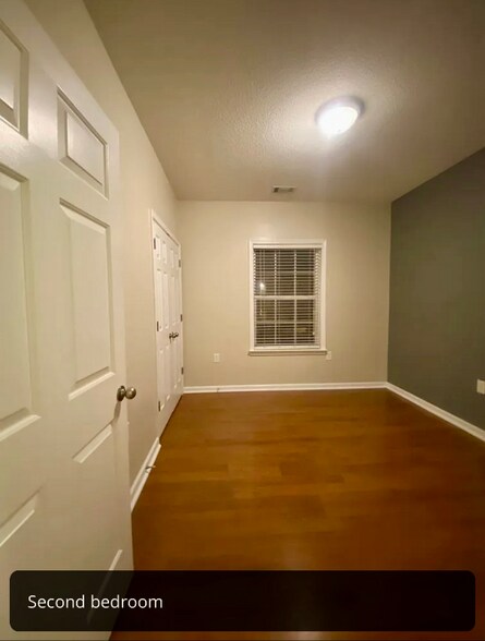 Building Photo - 421 McKenna Cir