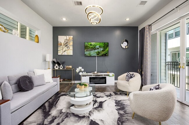 Building Photo - 5815 Fairdale Ln