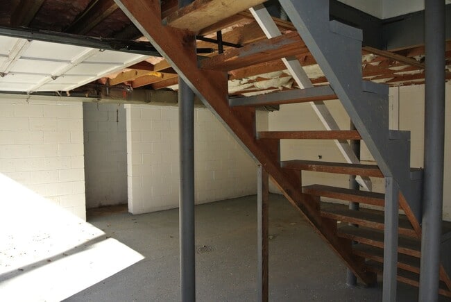 Building Photo - 1165 First Street Extension