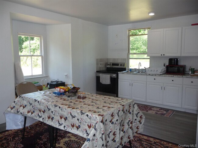 Building Photo - 971 US-209