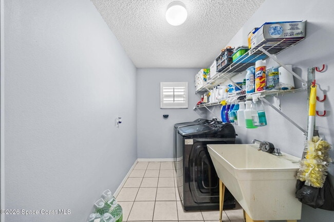 Building Photo - 831 Koln Ct NW