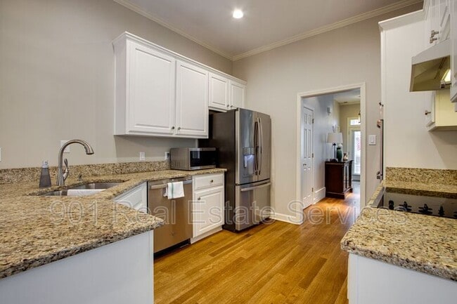Building Photo - 1018 Harbor Bend Cir
