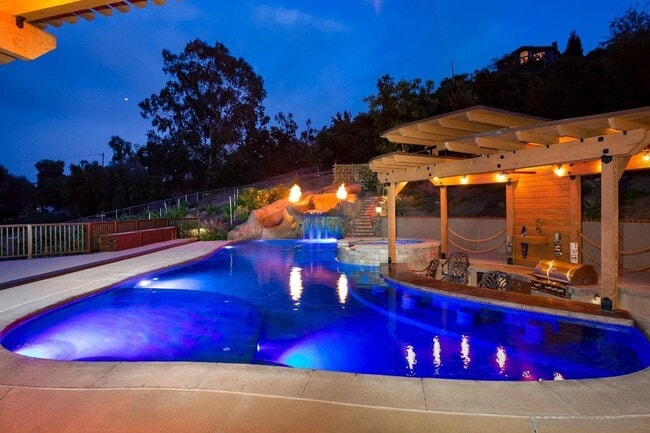 Building Photo - 1285 Horizon Ridge