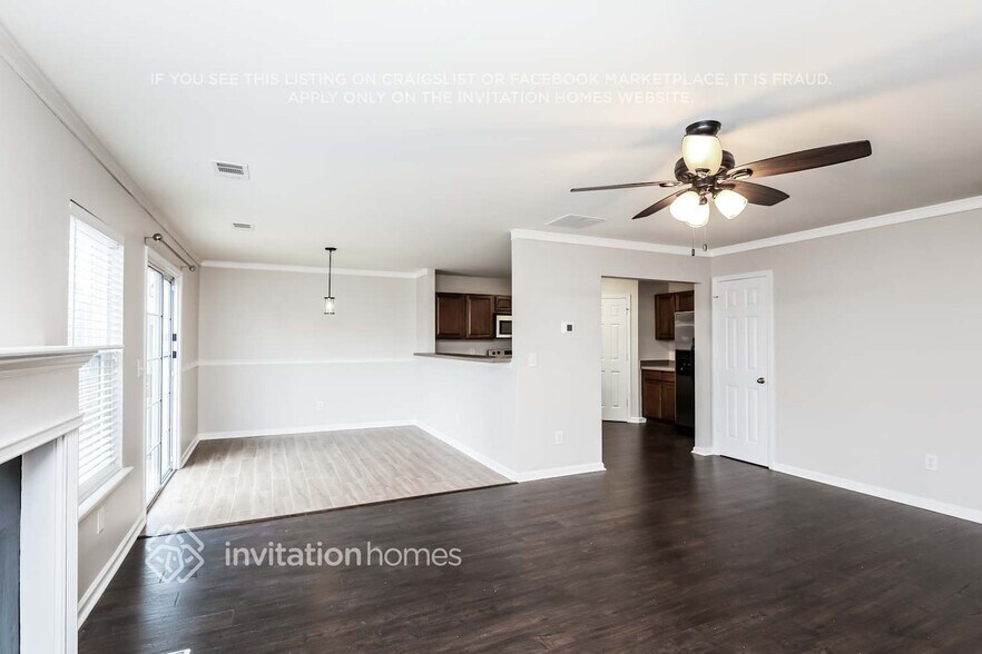 Building Photo - 2820 Englewood Dr