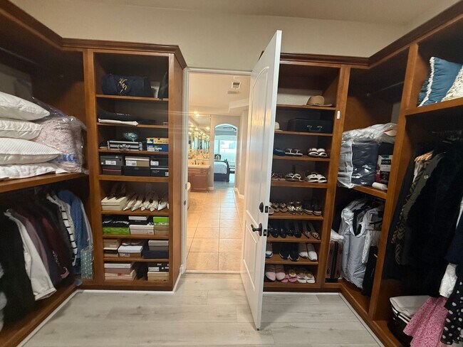 Building Photo - Stonebrook Estates-3 Bedrooms, 3351 SQFT of Luxury & Entertainment