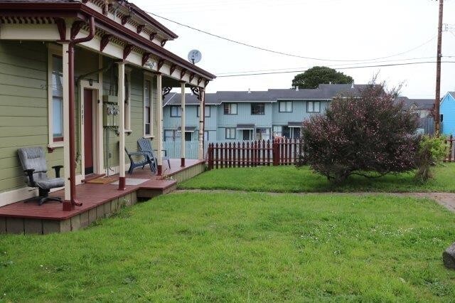 Building Photo - 14th &amp; B