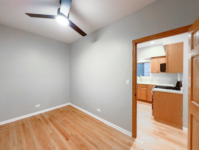 Building Photo - 1426 N Bosworth Ave