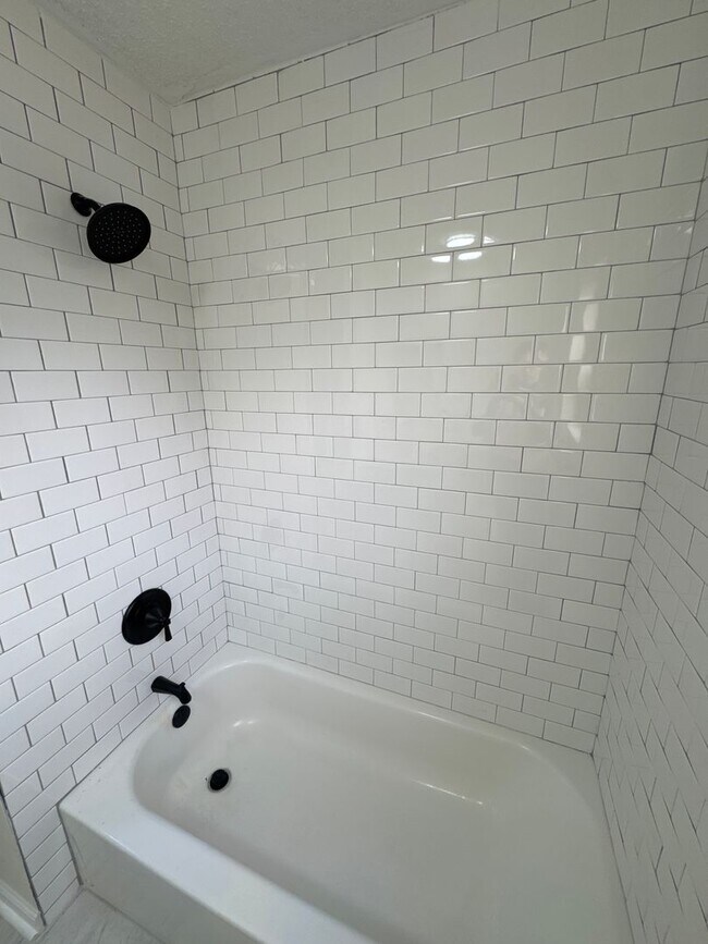 Building Photo - 4082 Forest Ave W