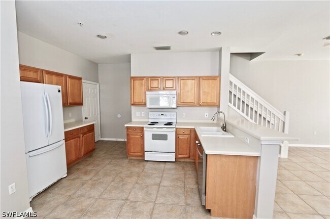 Building Photo - 1055 Albany Ct