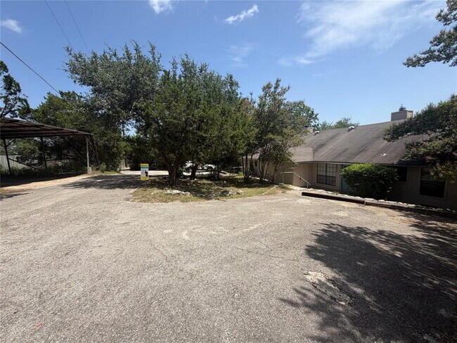 Building Photo - 11101 Oak Branch Dr