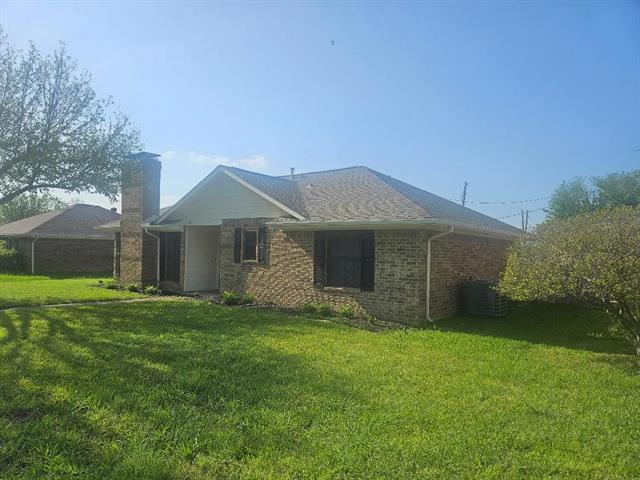 Building Photo - 604 Willow Way