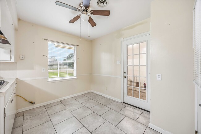 Building Photo - 435 Rollingwood St