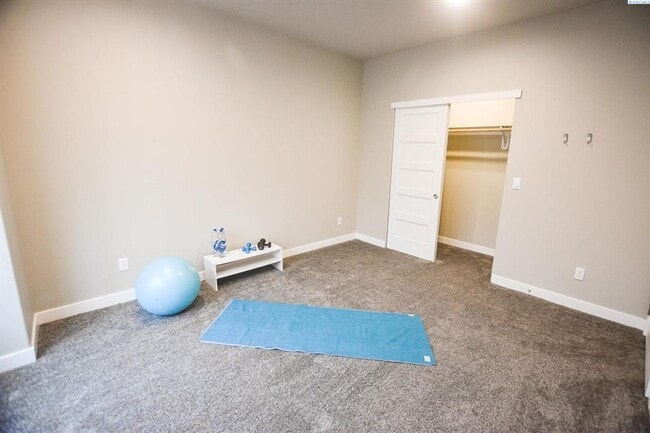 Building Photo - Low-Maintenance Living with Modern Comfort