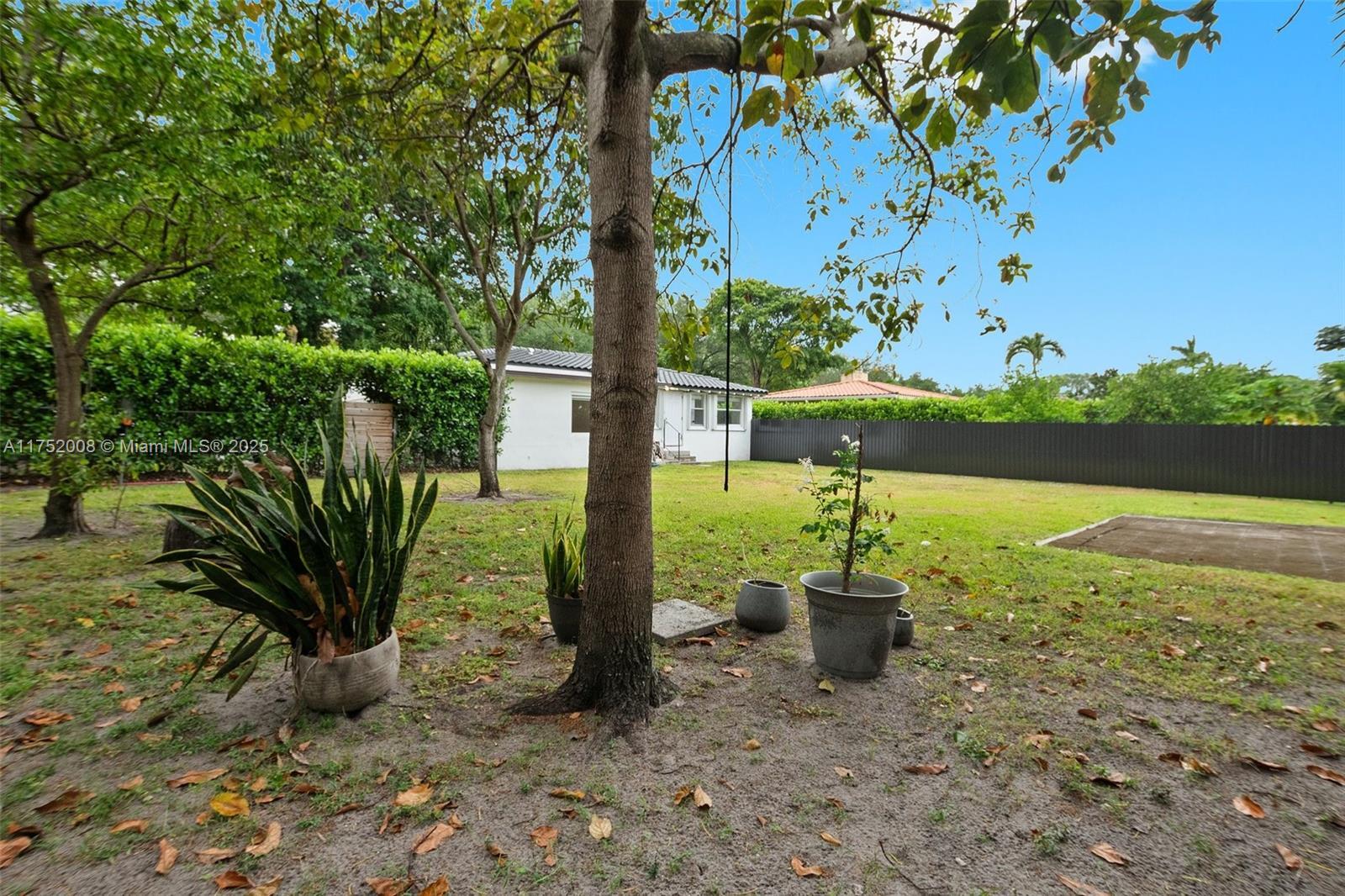 Building Photo - 441 De Soto Dr