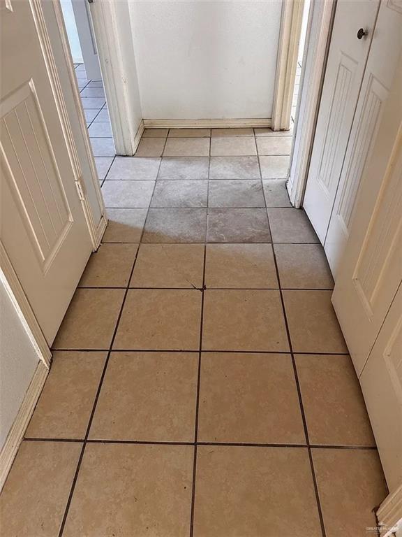 Building Photo - 10 West Dr