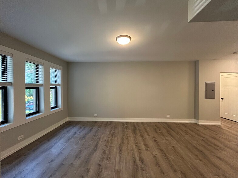 Building Photo - 1124 Maple Ave