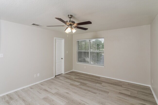 Building Photo - 10711 Amble Coach