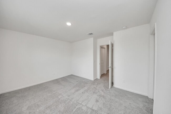 Building Photo - 10315 Malta Trce Dr