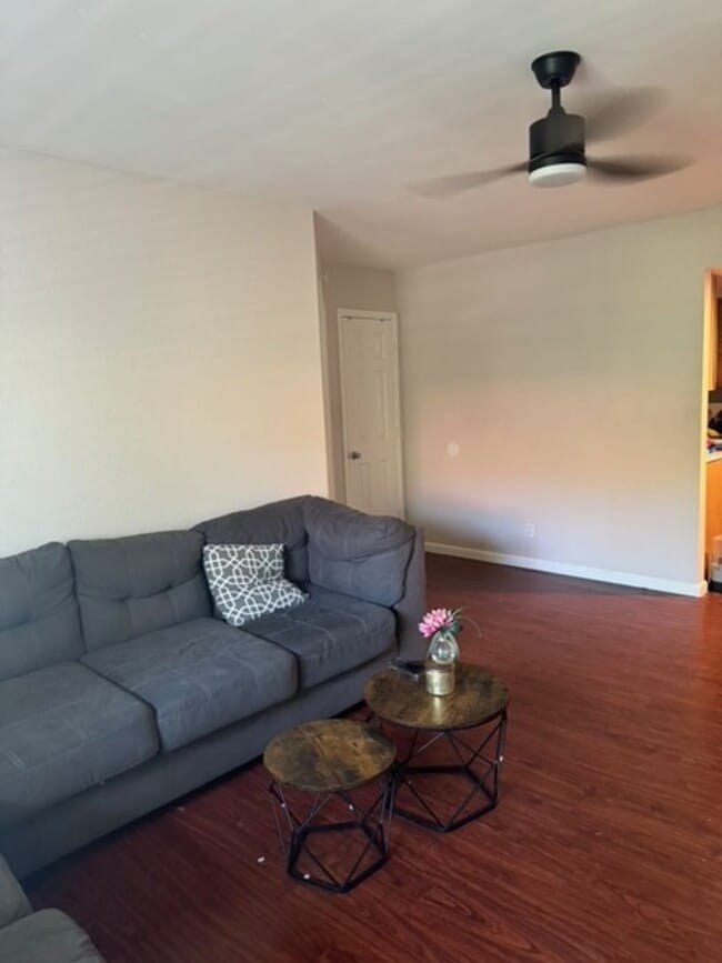 Building Photo - 2 bedroom 2 bath condo located in a gated community